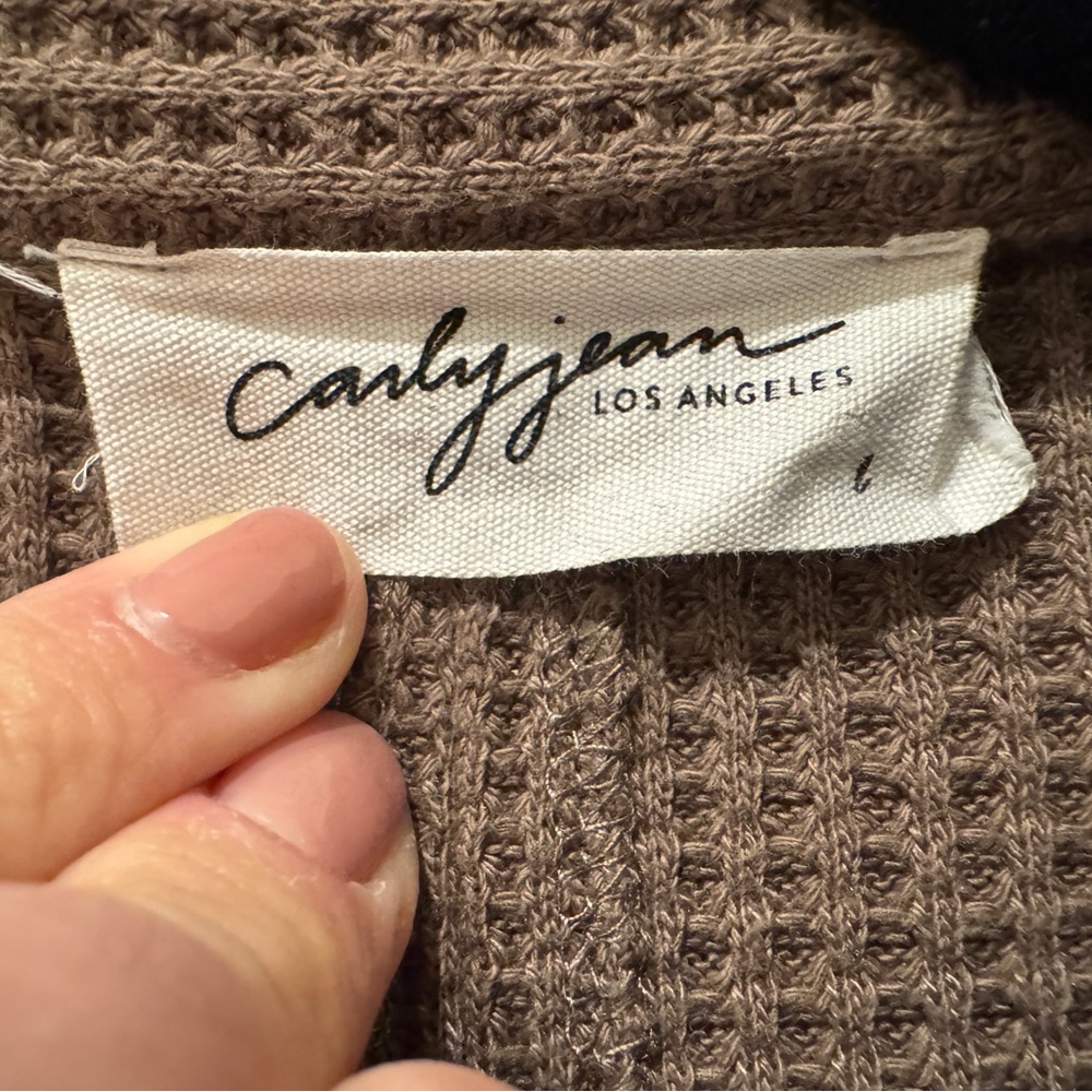 Carly Jean Los Angeles Brown Bailey Top - Picture 4 of 5